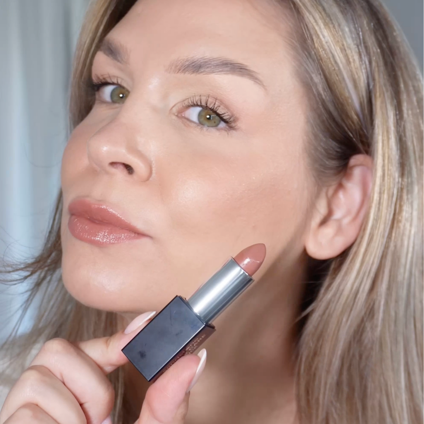 Intense Care Lipstick 45 Hazel