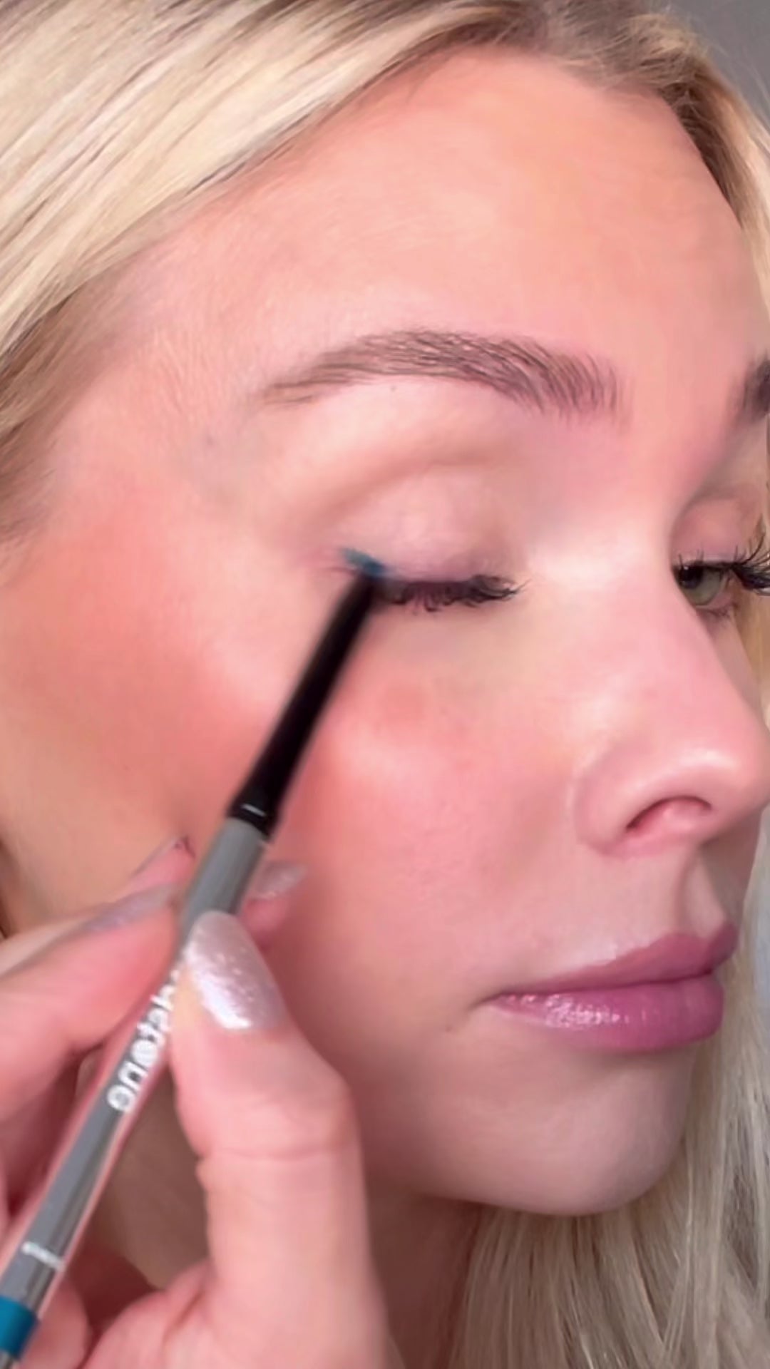 Cosart Wasserfester Eye-Liner In Ice Blue – 1 Stück, Intensiver Strich, Lange Haltbarkeit