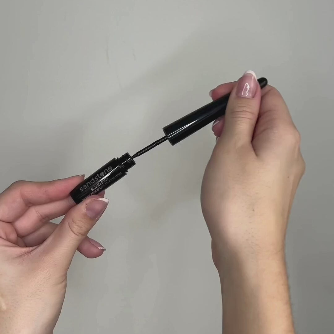 Black & Bold Liquid Eyeliner Black